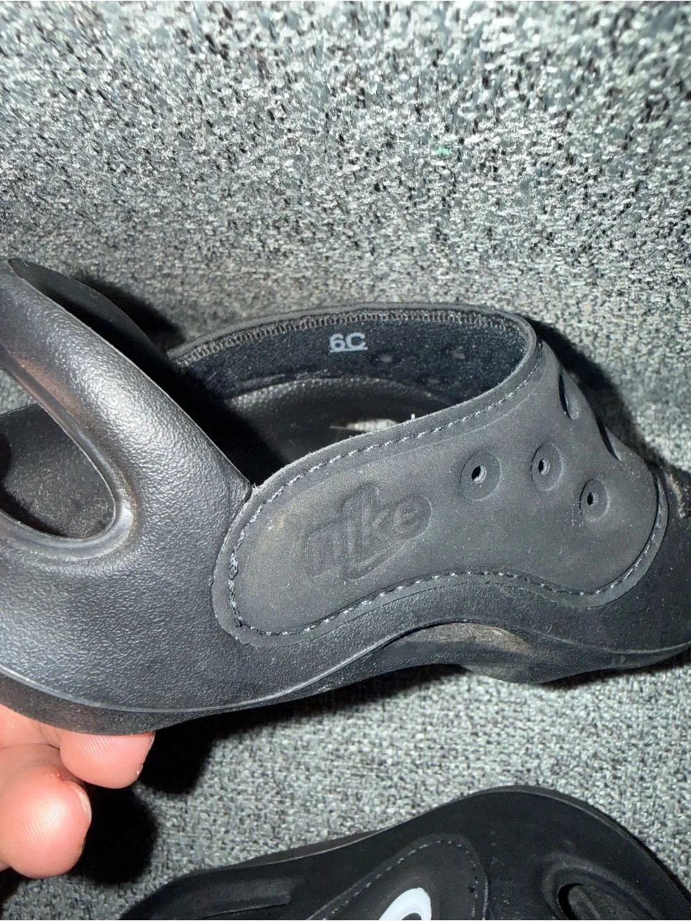 Nike easy slip